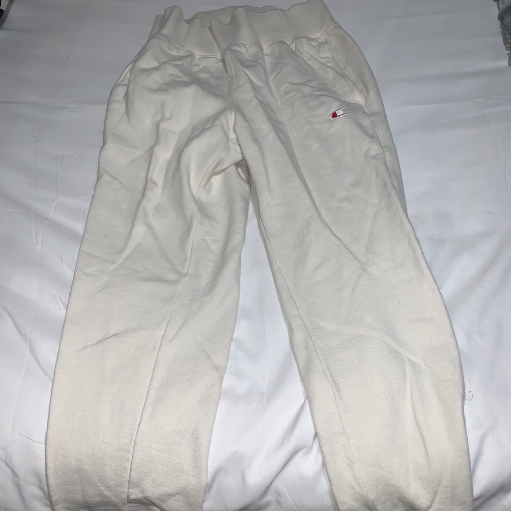 WHITE CREAMISH CHAMPION SWEATS !!